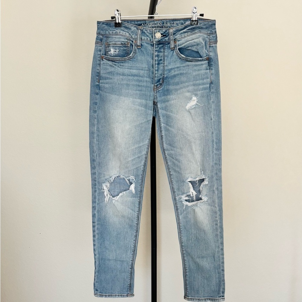 American Eagle Outfitters Light Blue Distressed Tomgirl Jeans Size 2